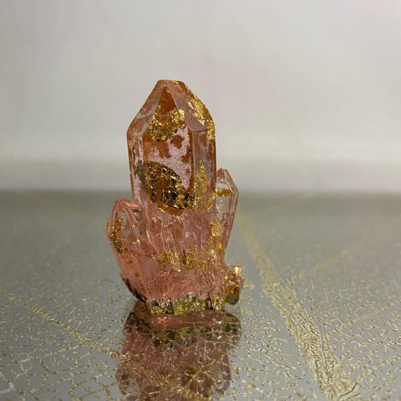 [❌]  Light pink crystal cluster with gold flakes inside 💖 - Picture 6 of 16